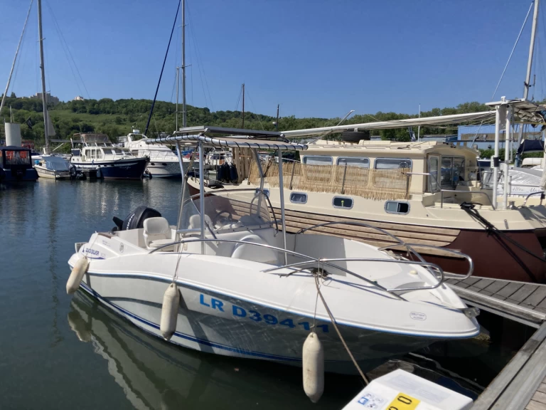 Bateau à moteur à louer à Rouen au meilleur prix