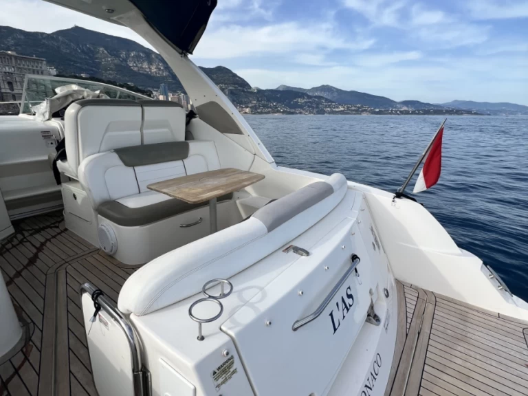 Location à Monaco - Sea Ray Sea Ray 335 Sundancer sur SamBoat