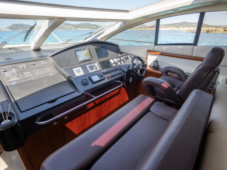 Location Yacht Sunseeker avec permis