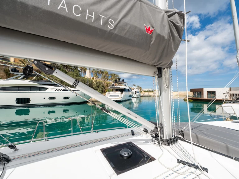 Louez un Bavaria Bavaria C42 à San Ġiljan