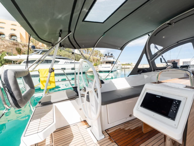 Location Voilier à San Ġiljan - Bavaria Bavaria C42