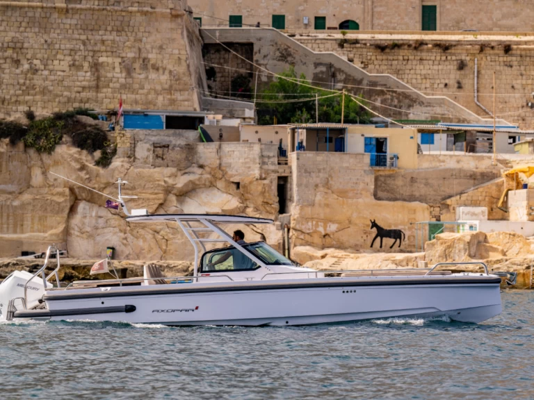 Location Bateau à moteur à San Ġiljan - Axopar 28 T-Top