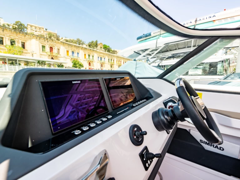 Louer Bateau à moteur avec ou sans skipper Axopar à San Ġiljan