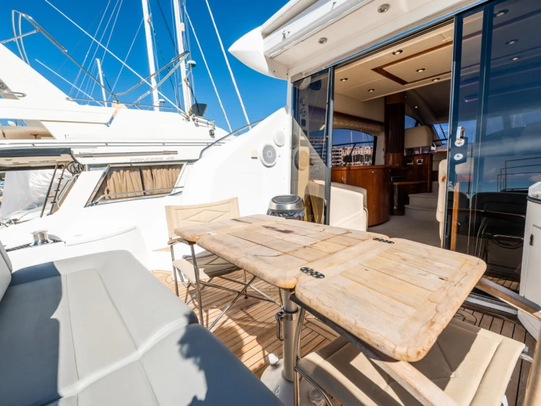 Location Yacht Sunseeker avec permis