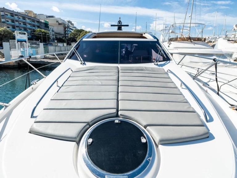 Louez un Sunseeker Predator 52 à San Ġiljan