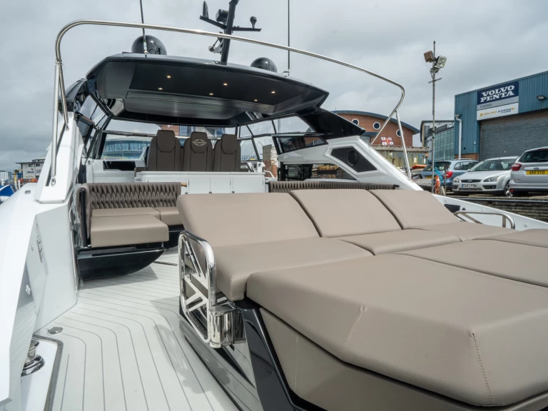 Location Yacht à San Ġiljan - Sunseeker Superhawk 55