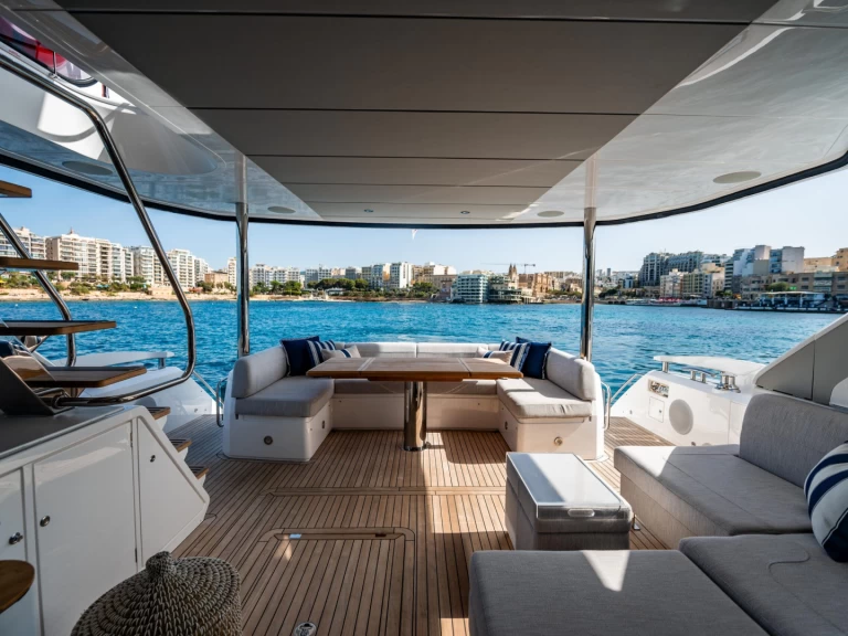 Location bateau San Ġiljan pas cher Sunseeker 76 Yacht