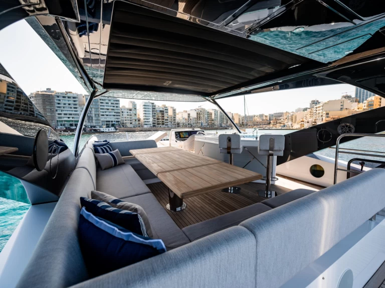 Louer Yacht avec ou sans skipper Sunseeker à San Ġiljan