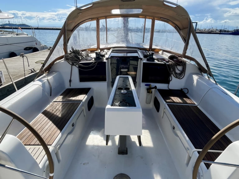 Louez un Dufour Dufour 382 Grand Large à Roses