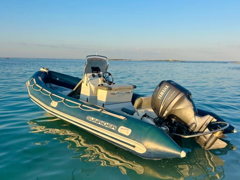 Location à Sainte-Marine - Bombard Sunrider 650 Bleu sur SamBoat