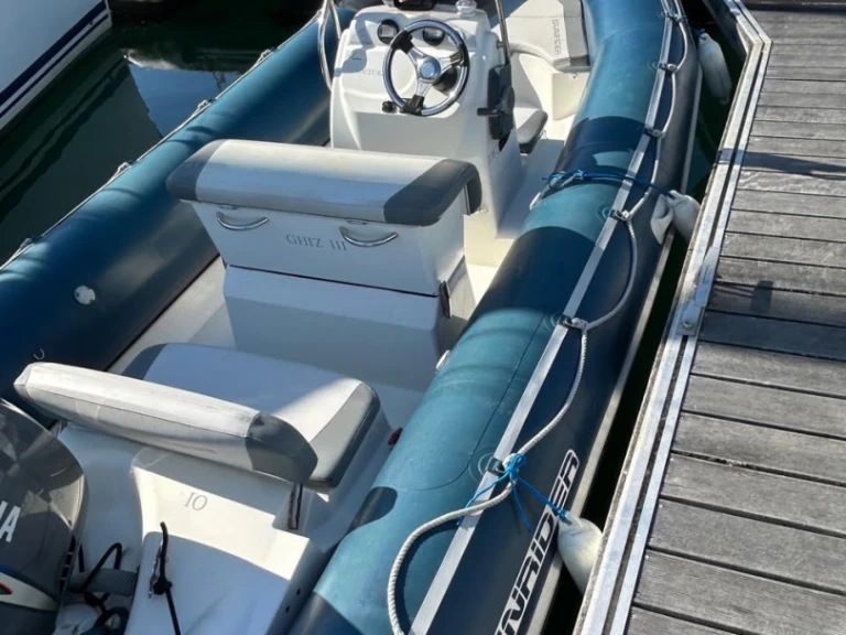 Louer Semi-rigide avec ou sans skipper Bombard à Sainte-Marine