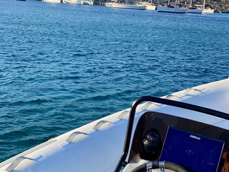 Location Semi-rigide HNC 690 avec permis