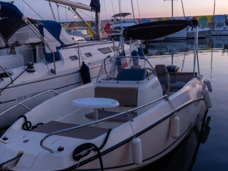 Location bateau Saint-Raphaël pas cher Activ 555 Open