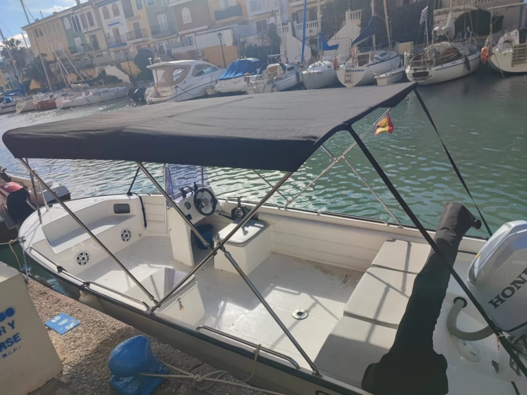 Louer Bateau à moteur avec ou sans skipper Grand Boats à Port Saplaya