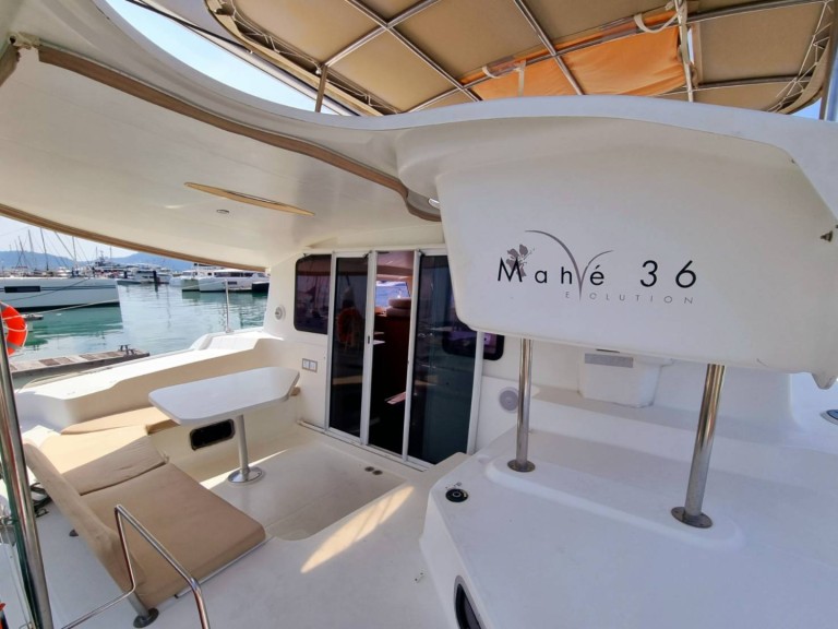 Fountaine Pajot Mahe 36 a louer à Mai Khao