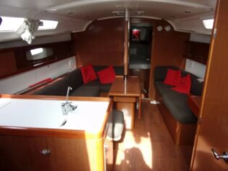 Louer Voilier avec ou sans skipper Bénéteau à Toulon