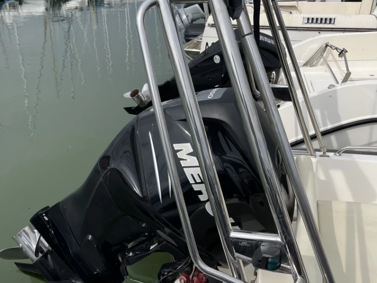 Location Semi-rigide à Royan - Joker Boat Clubman 22