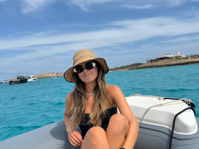 Semi-rigide à louer à Dénia au meilleur prix