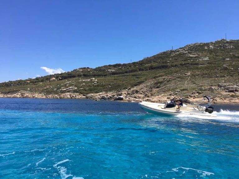 Location à Calvi - Sacs S900 Sport sur SamBoat