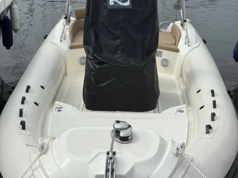 Location bateau Nuova Jolly Prince 24 à Cannes sur Samboat