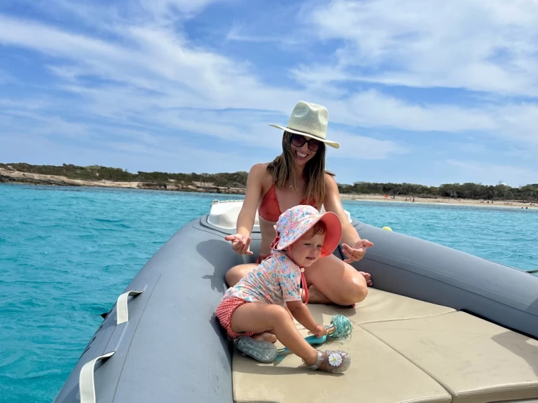 Semi-rigide à louer à La Savina au meilleur prix