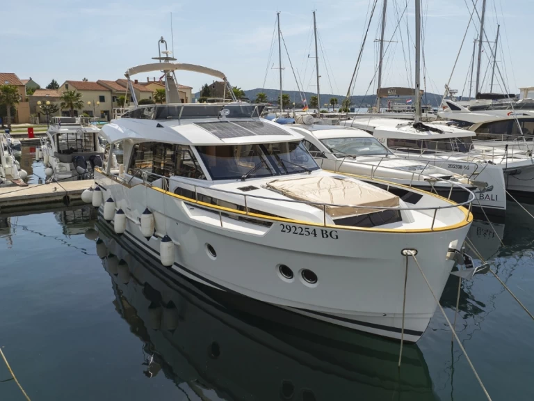 Greenline Yachts Greenline 48 Fly a louer à Biograd na Moru