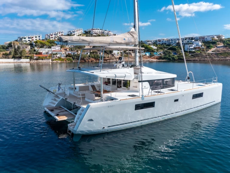 Location Catamaran à Lávrio - Lagoon Lagoon 52 F