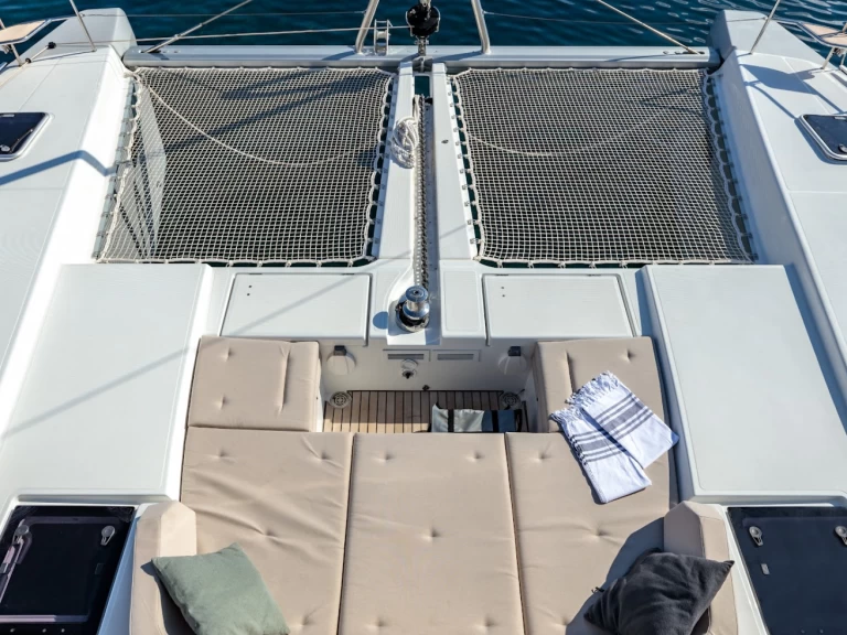 Location bateau Lávrio pas cher Lagoon 52 F