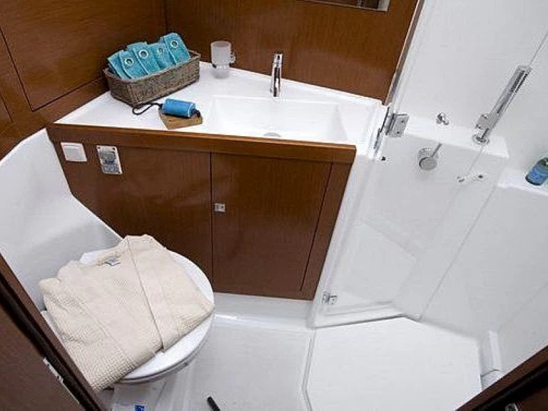 Location bateau Bénéteau Oceanis 45 à Paros (Ile) sur Samboat