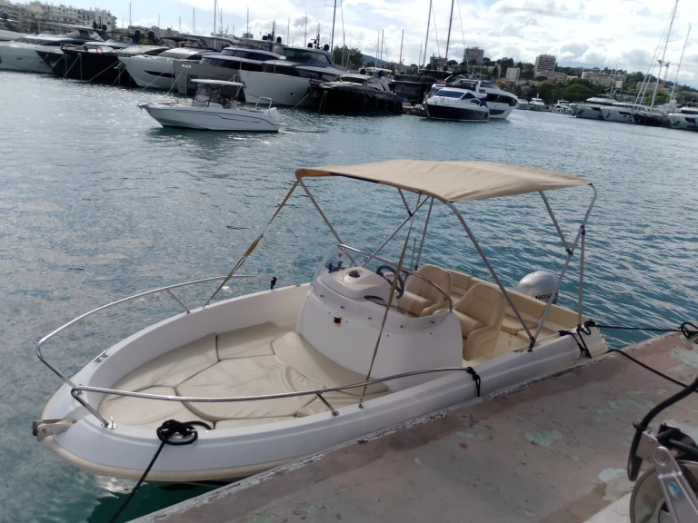 Jeanneau Cap Camarat 555 a louer à Antibes
