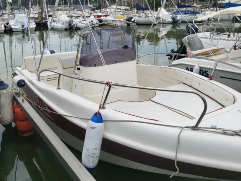 Louer Bateau à moteur avec ou sans skipper Rascala à Tuoro sul Trasimeno