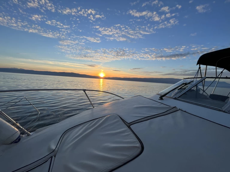 Yacht à louer à Ohrid au meilleur prix