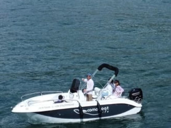 Bateau à moteur à louer à Côme (Ville) au meilleur prix