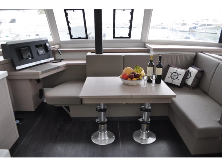 Location à Kallithéa - Fountaine Pajot Astrea 42 sur SamBoat