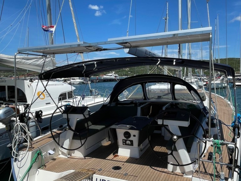 D&D Yacht D&D Kufner 54.2 a louer à Punat