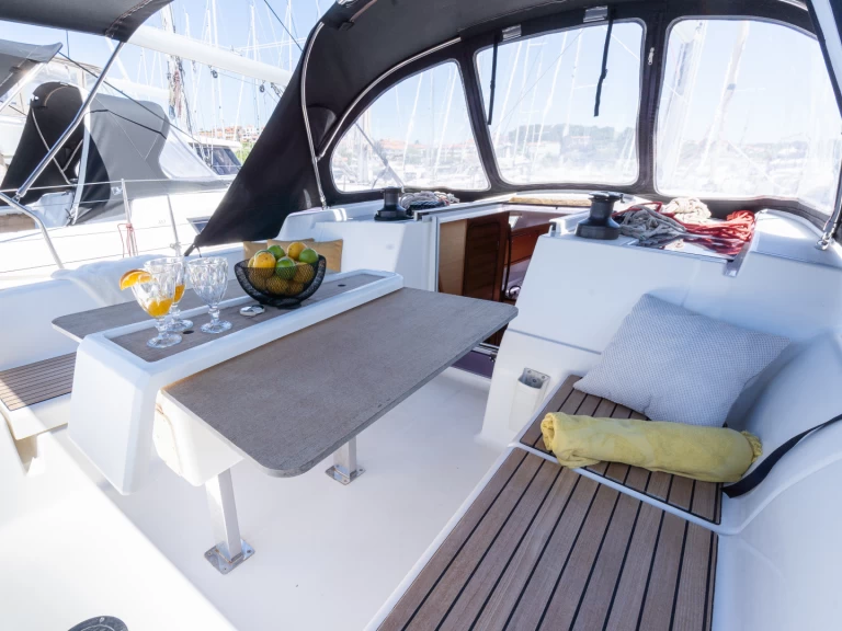Location à Pula - Dufour Dufour 382 Grand Large sur SamBoat