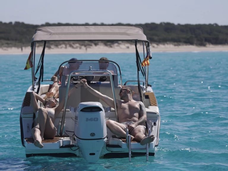 Bateau à moteur à louer à s'Estanyol de Migjorn au meilleur prix
