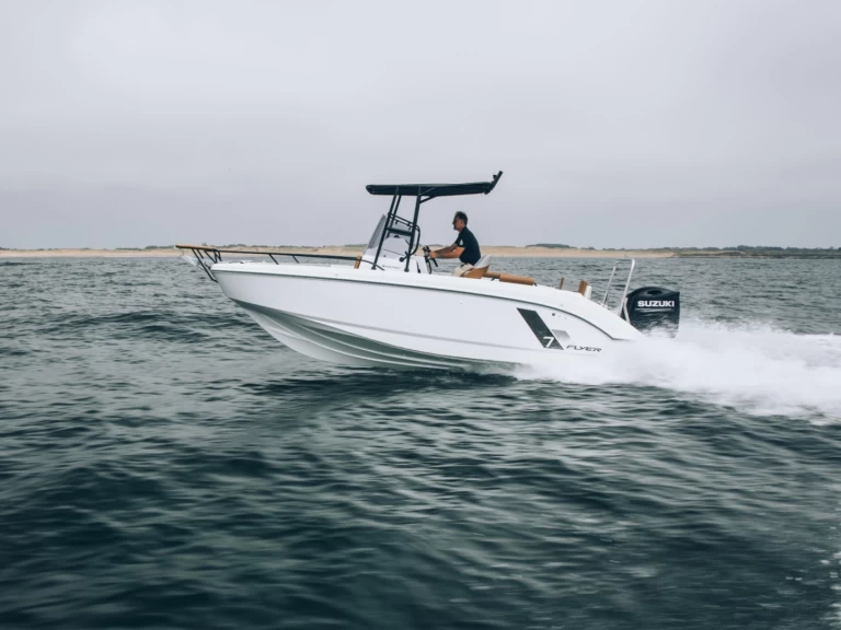 Bateau à moteur à louer à Mandelieu-la-Napoule au meilleur prix