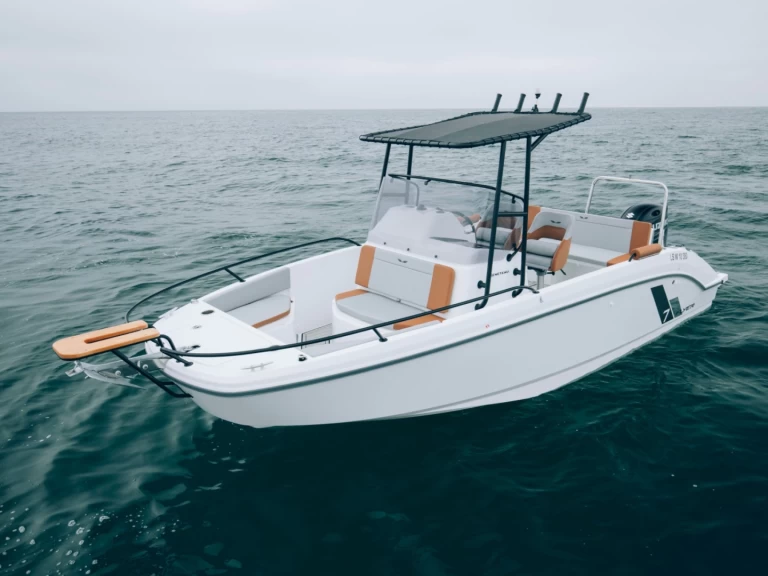 Louer Bateau à moteur avec ou sans skipper Bénéteau à Mandelieu-la-Napoule