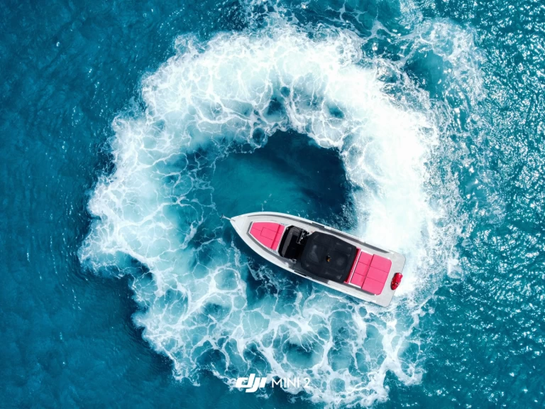 Bateau à moteur à louer à Marina Ibiza au meilleur prix