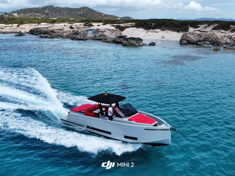 Location Bateau à moteur De Antonio avec permis