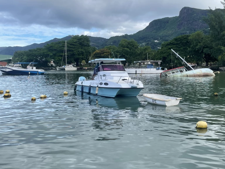 Louer Bateau à moteur avec ou sans skipper fisherman à Mahé