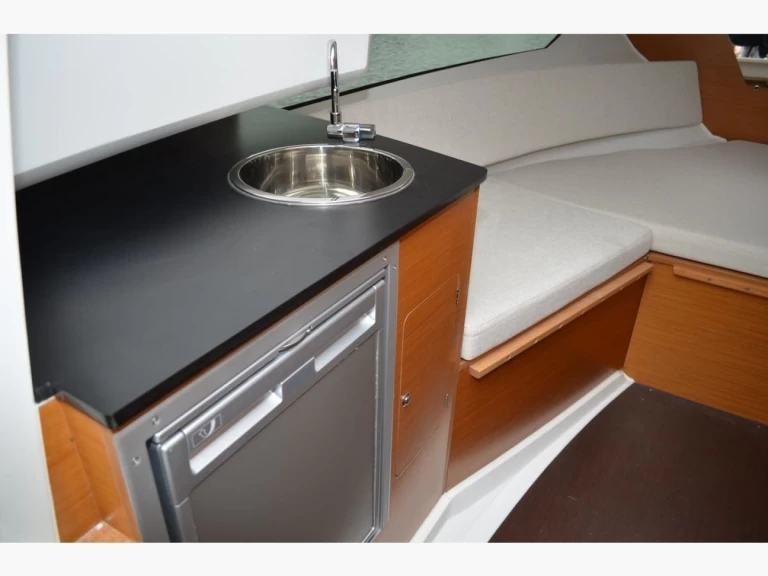 Louer Bateau à moteur avec ou sans skipper Jeanneau à Tribunj