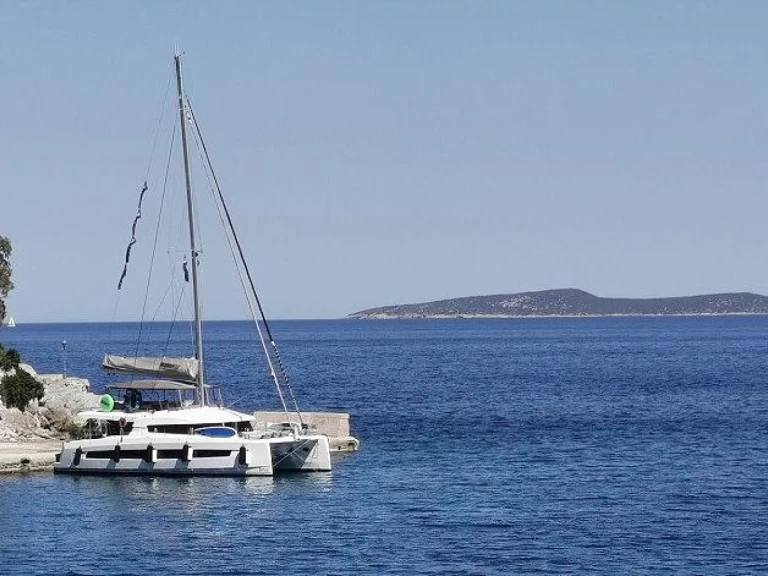 Bali Catamarans Bali 5.8 a louer à Álimos