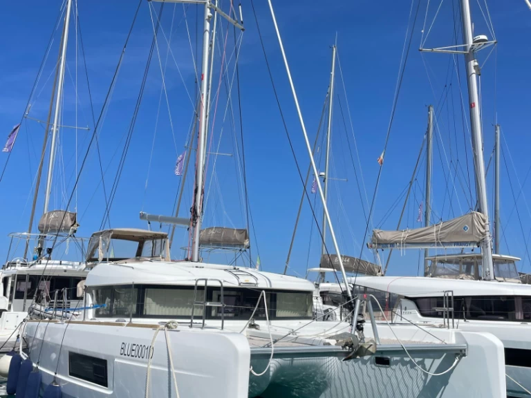 Location bateau Lagoon Lagoon 40 à Capo d'Orlando sur Samboat