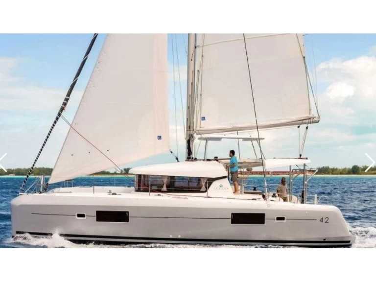 Lagoon Lagoon 42 a louer à Álimos