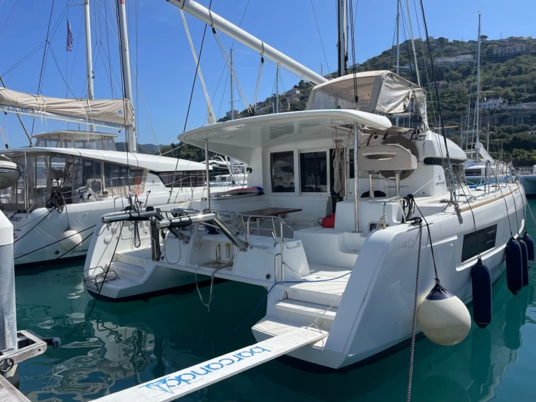 Catamaran à louer à Capo d'Orlando au meilleur prix