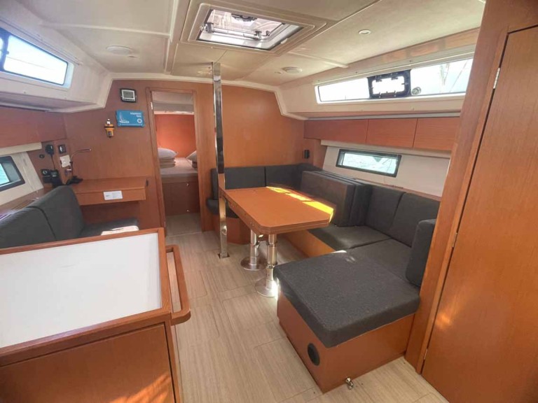 Location bateau Golfo Aranci pas cher Bavaria C42