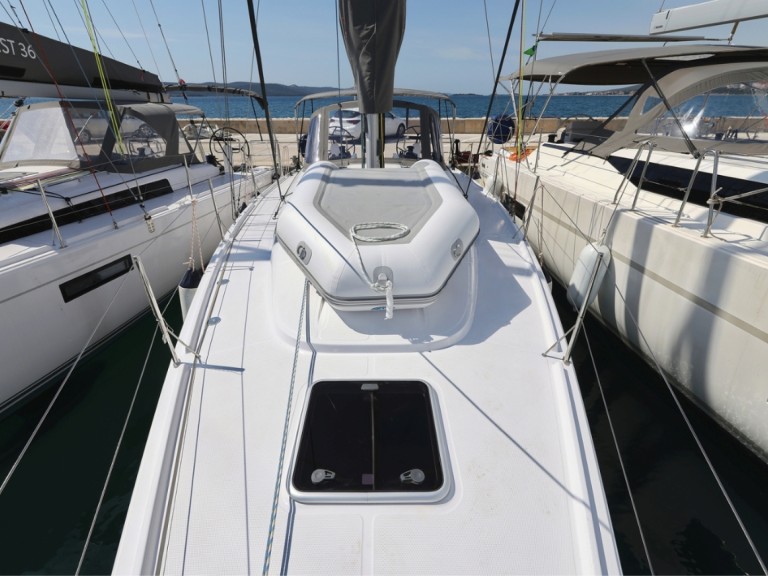 Louez un Bénéteau First 36 à Biograd na Moru