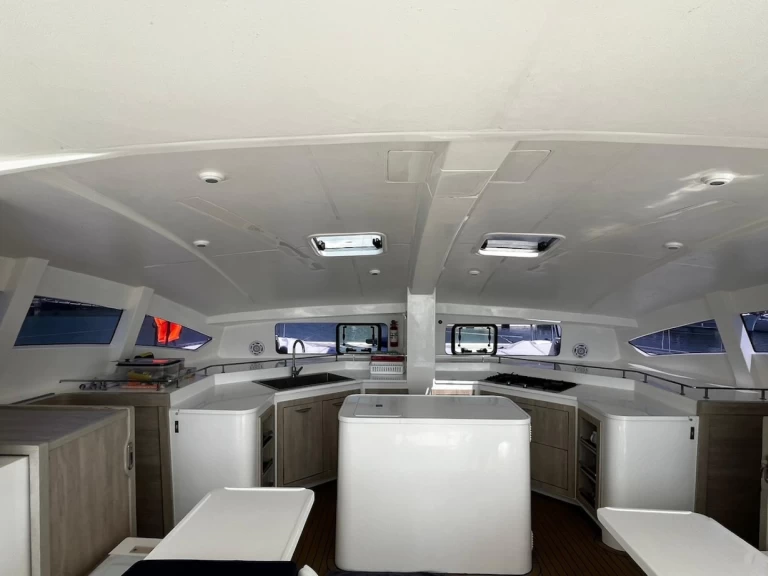 Louez un Island Spirit Yachts Island Spirit 410 à Mai Khao